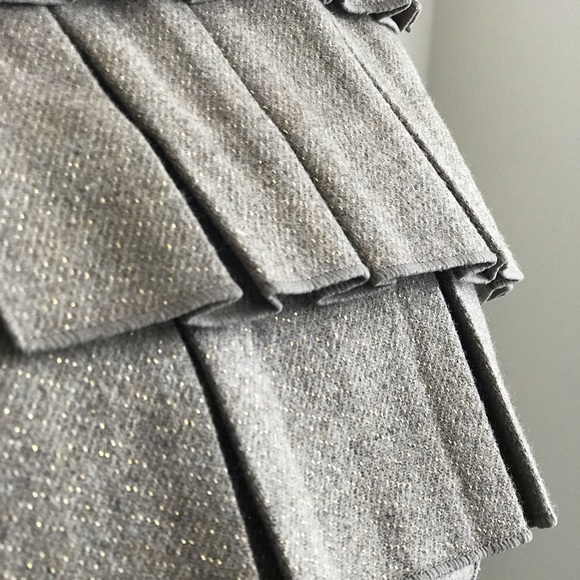 Banana Republic Ruffle Top - Picture 7 of 7